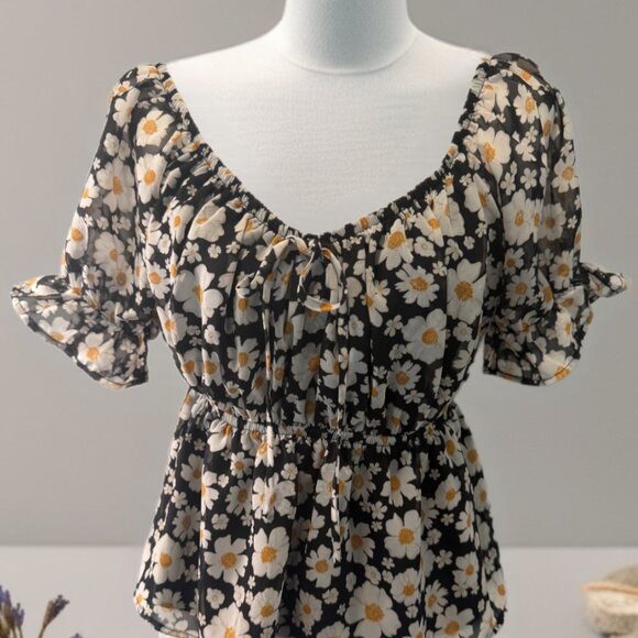Black Floral puff sleeve Blouse country core peasant - Picture 3 of 5
